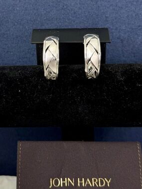 JOHN HARDY Sterling Silver Bamboo Shoot Tapered Medium Hoop Earrings Hoops 1.25”